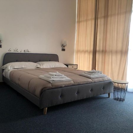 Hotel Domus Cerreto d'Esi Екстер'єр фото